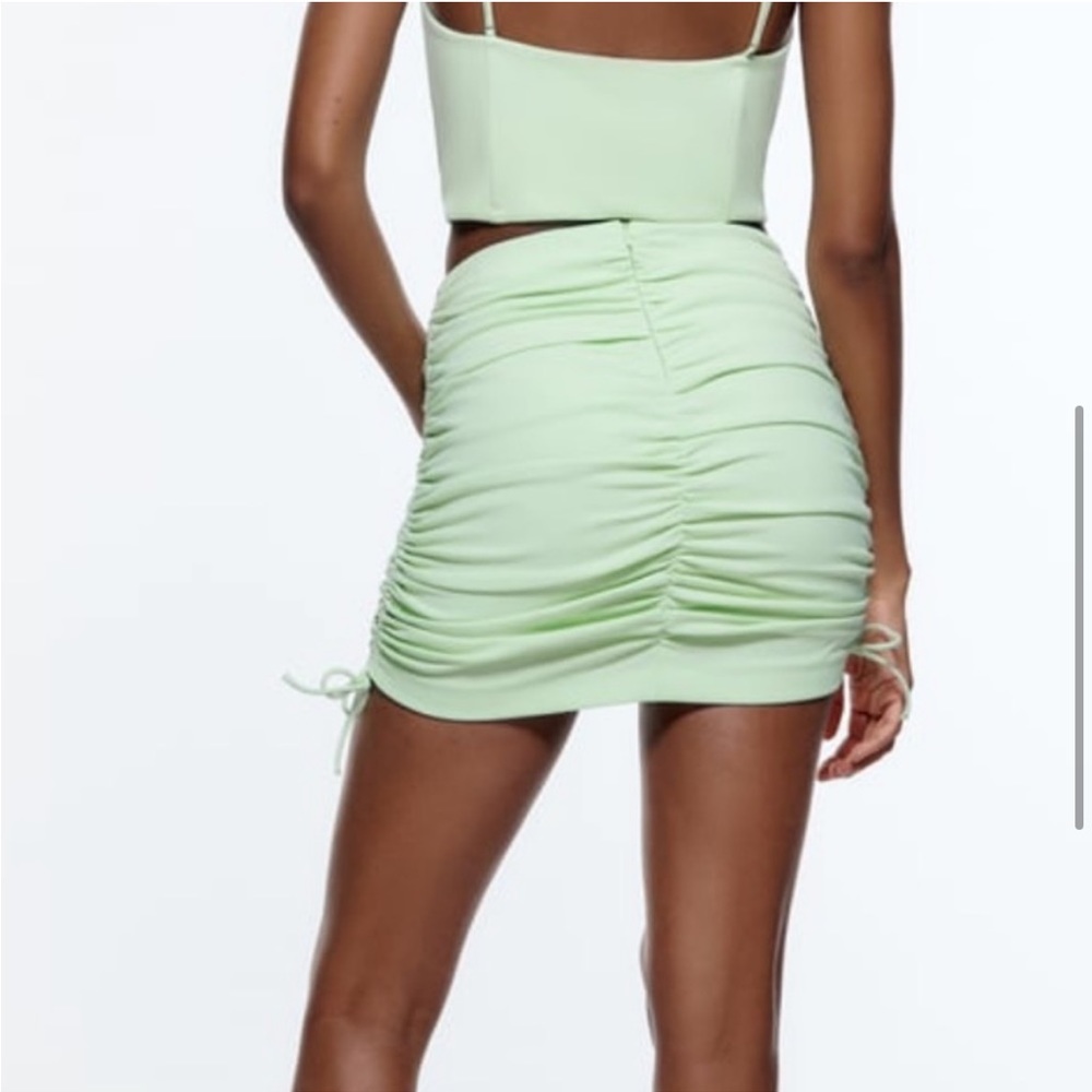 Zara Ruched Mini Skirt! - Picture 3 of 6